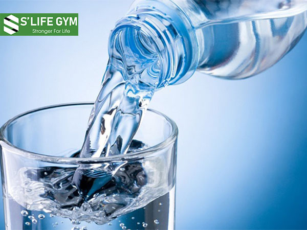 Uống nhiều nước cũng là cách duy trì Super – Lean hiệu quả
