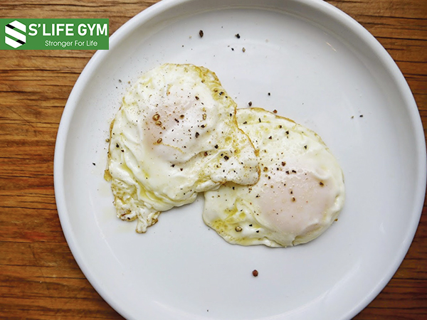 Một trong những thực phẩm nên ăn khi siết cơ: lòng trắng trứng