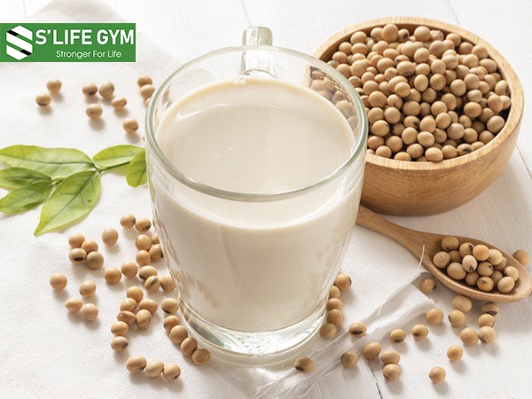 Sữa đậu nành cũng là một trong những nước uống giàu collagen