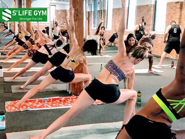 Bikram Yoga (Hot Yoga) - loại hình yoga cực kỳ nóng