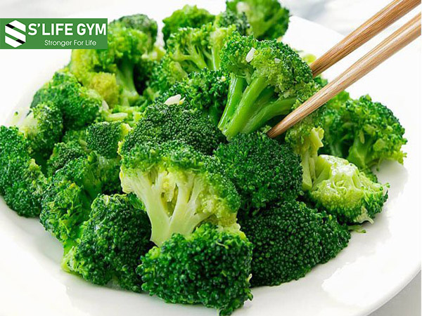 Bông cải xanh cũng nằm trong danh sách thực phẩm giúp săn chắc cơ bắp