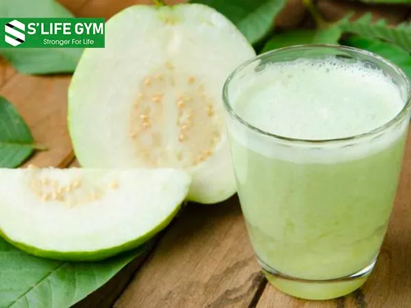 Uống nước ép ổi giúp giảm lượng cholesterol xấu và tăng lượng cholesterol tốt