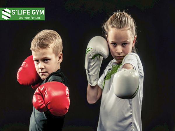 Tăng tính tự vệ cũng là một lợi ích thiết thực khi cho trẻ tập Kick Boxing