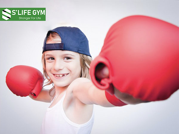 Khi trẻ tập Kick Boxing: Xây dựng khả năng giao tiếp cho trẻ