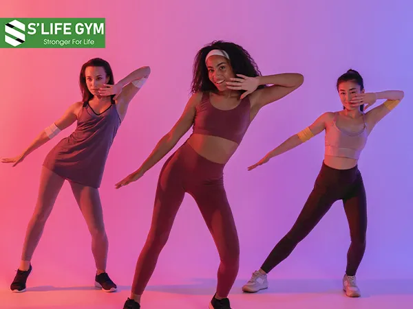 Zumba giúp toàn bộ cơ thể được vận động, giảm mỡ thừa