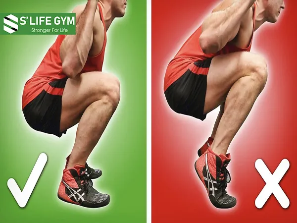 Nhấc gót lên khi thực hiện động tác Squat Nhấc gót lên khi thực hiện động tác Squat
