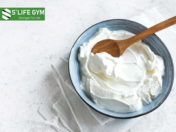 Yogurt Hy Lạp là thực phẩm giúp săn chắc cơ bắp bạn cần bổ sung