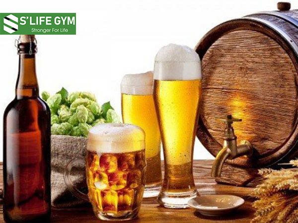 Khi bạn dùng nhiều bia rượu, một loại chất được tạo ra trong gan làm giảm sự tập trung của testosterone