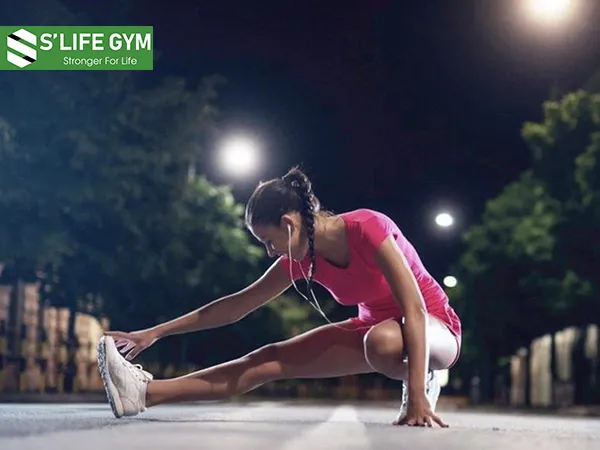 Một trong những thói quen xấu làm tăng cân: Hoạt động mạnh vào buổi tối