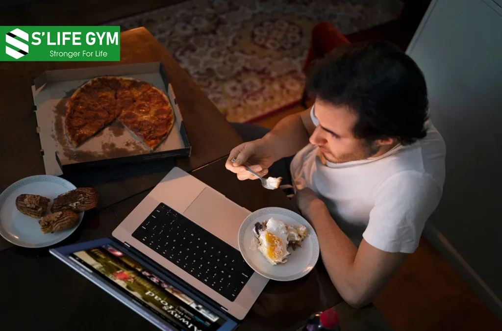 Muốn Khỏe Đẹp, Bỏ Ngay 8 Thói Quen Xấu Làm Tăng Cân Mỗi Tối