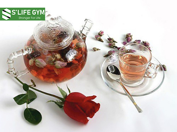 Uống trà hoa hồng có thể giúp bạn thoát khỏi tình trạng lo âu, căng thẳng