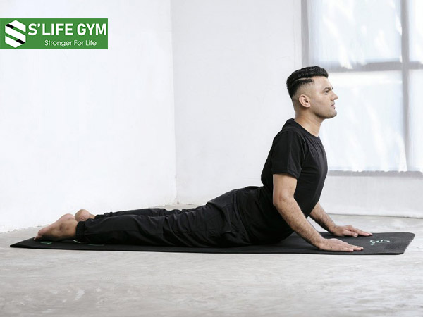 Tăng năng suất làm việc là lợi ích của yoga cho nam giới