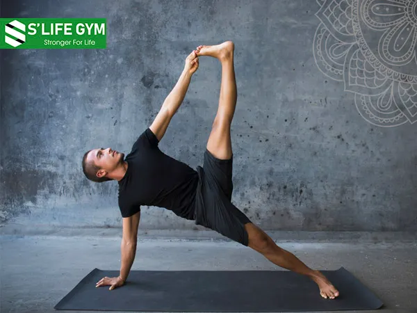 Nam giới tập yoga giúp xua tan mệt mỏi