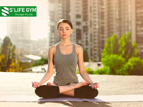 Bài tập yoga chữa trầm cảm: tư thế hoa sen