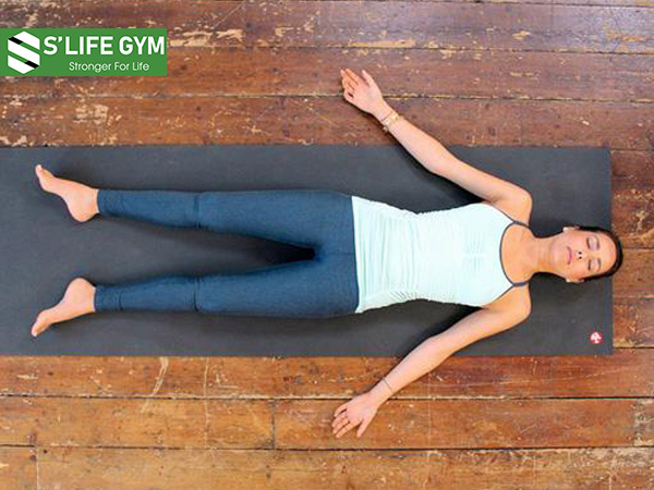 Tư thế xác chết: bài tập yoga chữa trầm cảm đơn giản