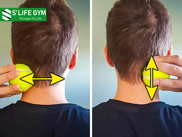 Massage cổ bằng bóng tennis