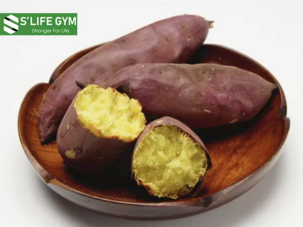 Khoai lang là nguồn thức ăn cung cấp carb cũng như chất xơ tuyệt vời cho cơ