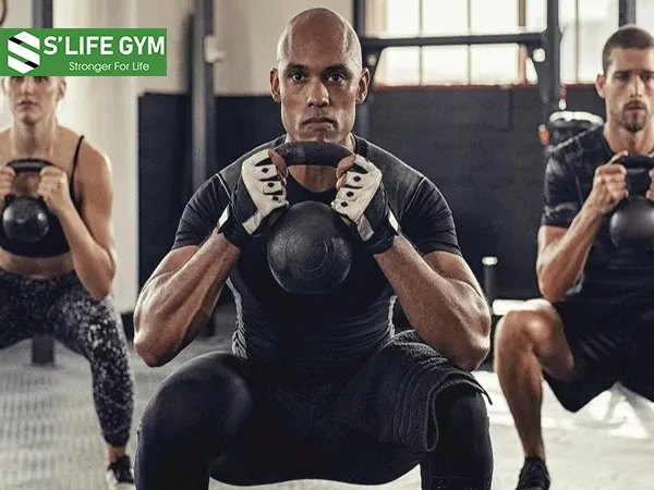 Sử dụng tạ tay kettlebel giúp tăng sức mạnh