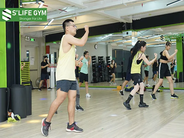 Power Combat trong Group X lấy cảm hứng từ nhiều môn võ thuật: Kickboxing, Muay Thái