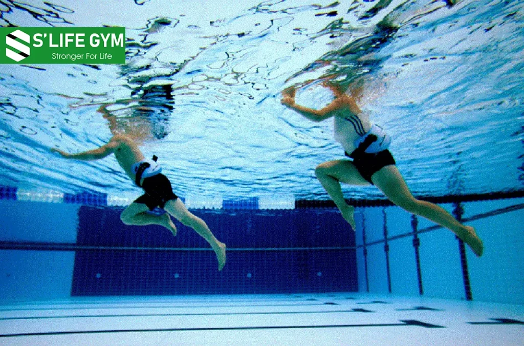 Chạy Bộ Dưới Nước Là Một Bài Tập Thể Dục Tuyệt Vời