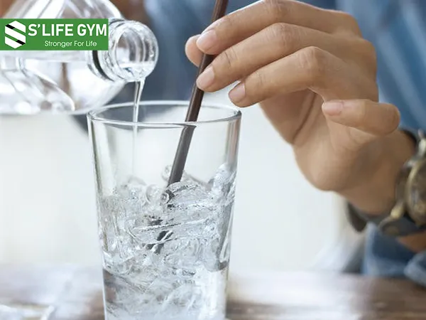 Nên uống nước lạnh khi nào cho đúng? Nên uống nước lạnh khi nào cho đúng?