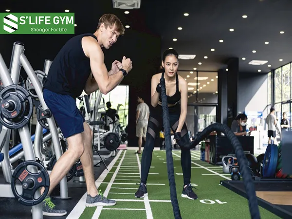 Bộ môn Crossfit tập trung vào các động tác hỗn hợp và các bài tập tim mạch