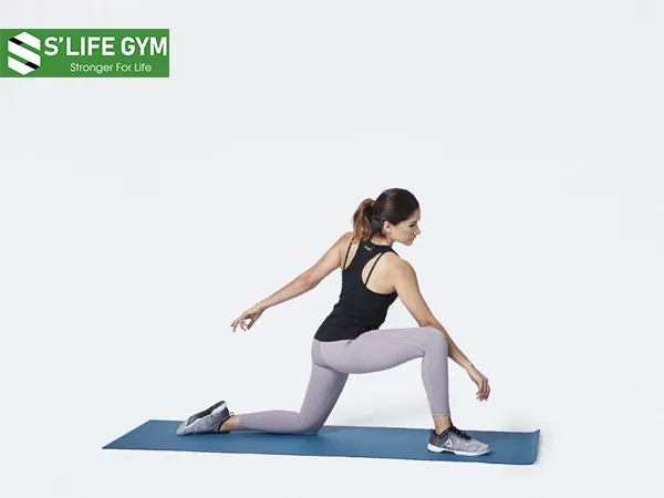 Low Lunge Hip Flexor Stretch