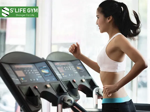 Tập luyện bằng máy chạy bộ giúp cải thiện và duy trì vóc dáng