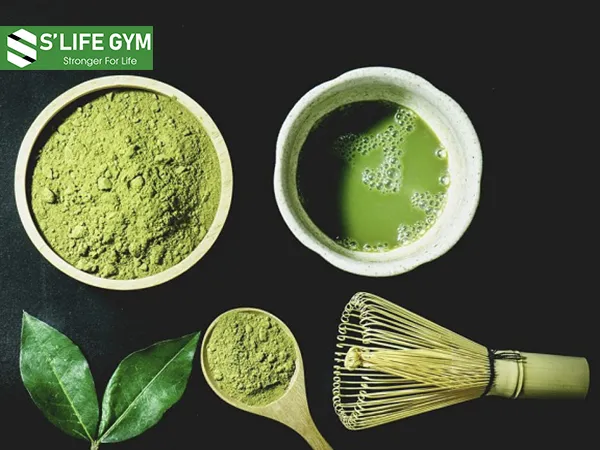 Bột trà xanh giảm cân vì có chứa chất Epigallocatechin Gallate có tác dụng đánh tan mỡ thừa