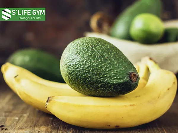 Chuối và bơ hạt