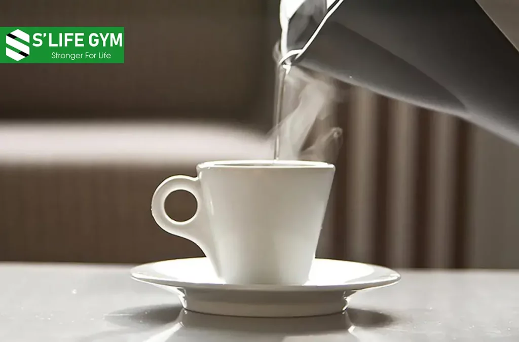 Uống Nước Ấm Có Lợi Cho Sức Khỏe Của Người Tập Thể Hình