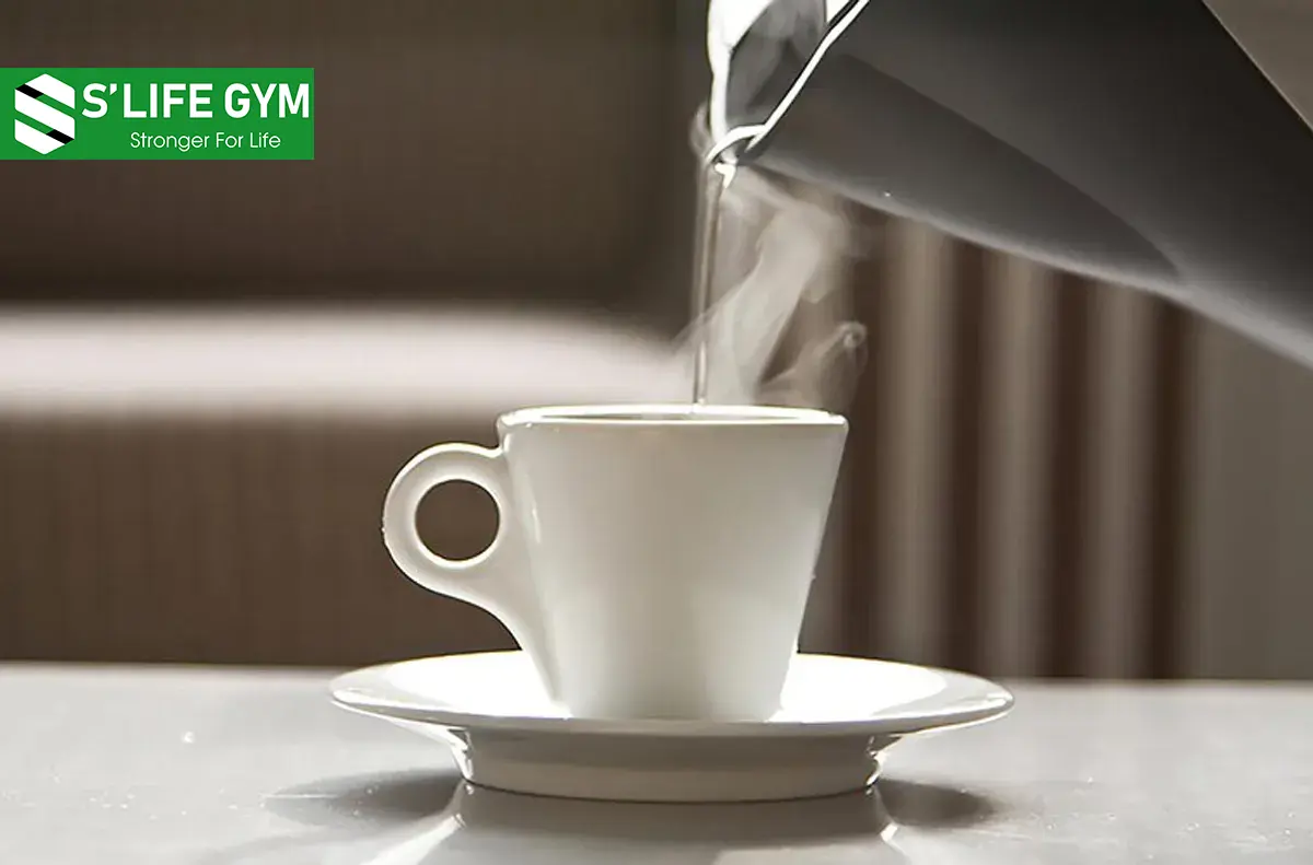 Uống Nước Ấm Có Lợi Cho Sức Khỏe Của Người Tập Thể Hình