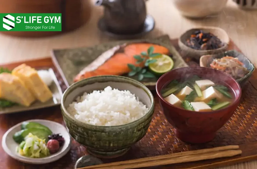 Bất Ngờ Với 6 Lợi Ích Của Việc Ăn Cơm Hàng Ngày Cho Cơ Thể