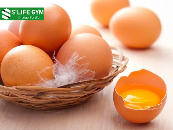 Lòng đỏ trứng thực phẩm giàu folate cho bà bầu