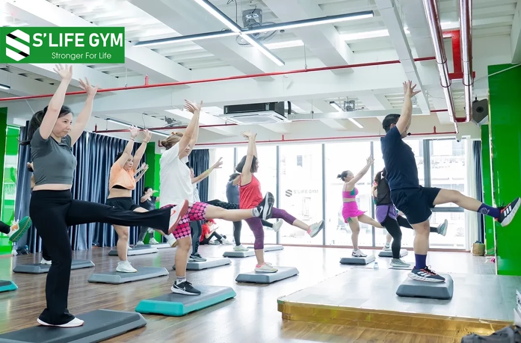 Tập StepLife (Nhảy với bục) có lợi gì cho dân văn phòng?